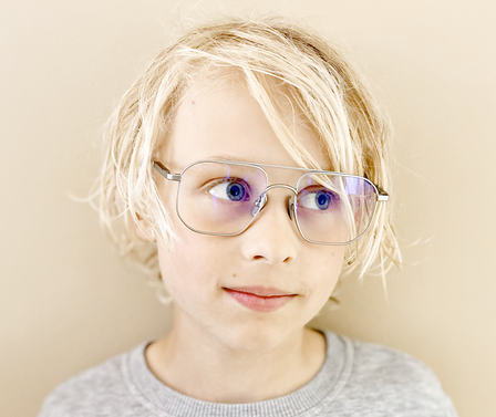 pijnlijk Verniel Veeg Jongensbril - sterke bril - lekker eerst thuis passen | JR&JR